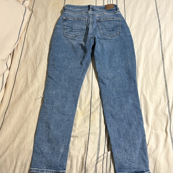 American Eagle Strigid Ripped Mom Jeans, Size 00 Short - Picture 5 of 9